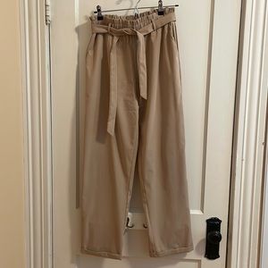 NWOT high-waisted pants. Super flattering & comfy, but still professional.